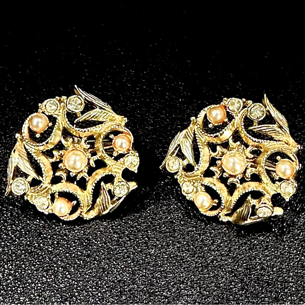Vintage Sarah Coventry Elegant Gold Faux Pearl and Rhinestone Earrings clip on.